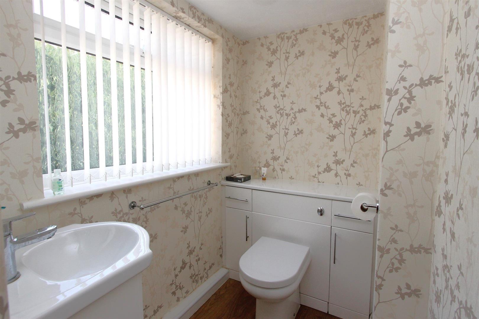 4 bed property in Alderlea Close (Off Love Lane), Stourbridge
